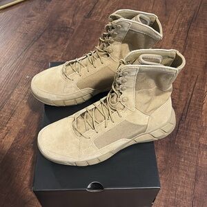Brand New! Oakley Coyote Boot